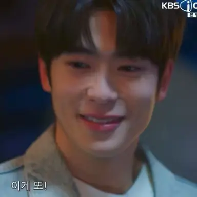 디어엠 왜이렇게 재밌나 깊생..해봤는데
일단 차민호한테 온갖 팬픽적 설정을 다 때려넣음
장난기많고 능글거리고 애교많고 넉살좋은데
누나 기죽을까봐 결혼자금 보태주려고
전액 장학금 놓치지도 않고 근로장학생에
알바도 몇 탕씩 뛰고 앱까지 개발하는거
..그리고 무엇보다 잘 생 김