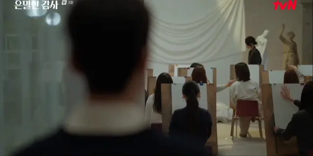 은밀한 감사 3화 엔딩보고 지금 ???? 됐음
회사에서 능력쩌는 주인아의 취미가 누드 모델이라니요
단 한 번도 예상 못해서 지금 머리가 아파옴
그런데 그걸 또 노기준이 봄