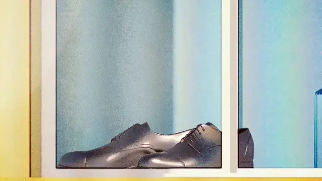 태풍상사 오프닝 넘 좋은게 드라마의 메세지가 다 담겨있자나
아버지가 꽃처럼 키웠던 태풍상사가 IMF라는 폭풍을 만나 지는데.. 계절에 따라 꽃이 지고 열매맺고 그 열매가 다시 꽃피우며 살아가는 것과 같이
아버지는 진게 아니야 그 열매가 태풍이의 태풍상사로 다시 꽃피울테니까