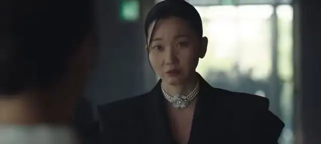 착한여자부세미 2화 최애 장면은 여기.
전통적인 하얀 상복을 입은 영란과
전날 마네킹에 코디까지 해둔 블랙 착장의 선영
둘의 대비가 선과 악처럼 보이기도 하고, 무엇보다 서로 밀리지 않는 연기가 좋았다. 부세미의 시작을 알리는 씬 너무 쾌감잇고....//
- 내가 이제부터 너희 엄마야