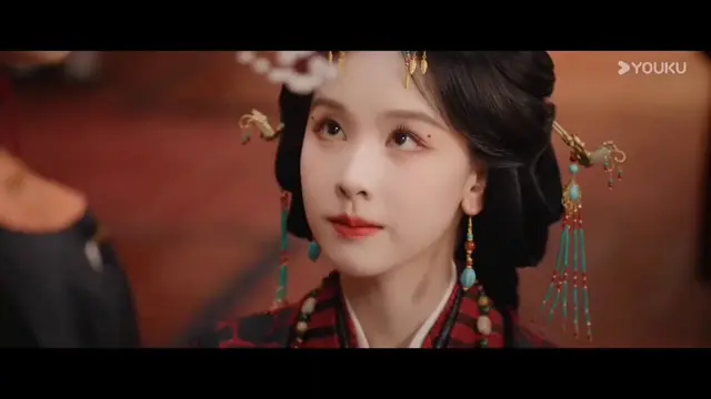교초 다른 회귀물에선 30-40부작 기준 한 17화쯤 일어날 일을 2화만에 보여줌
진도령은 아름답고 주익연은 살을 빼서인지 메이크업이 빡세서 그런 건지 뭔가 다름 이것도 좋은데 개인적으로는 연한 모습이 더 취향이긴 함