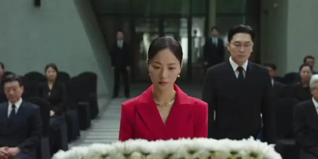 부세미 이 장면에서 잠든 맹수 숨소리 같은 게 들리는데 긴장감 미침..
딸이 아들 죽였는데 그걸 안 엄마가
딸에게 하는말: 동생 죽음 내가 밝혀줄게ㅋㅋ
김영란 본새 미쳤어