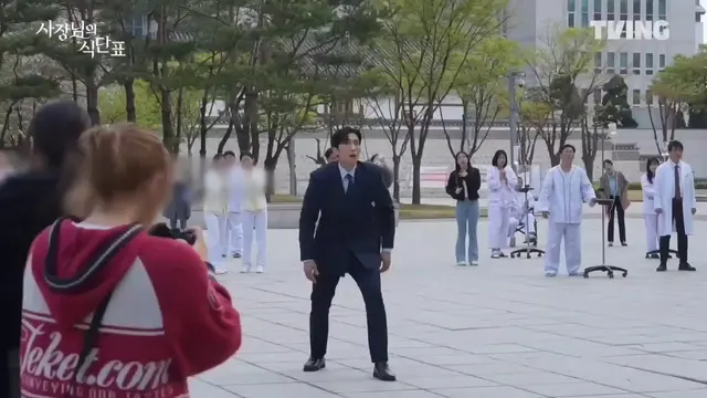 웄긴 점 : 진짜 날았고 진짜 무릎 갈았습니다

이거 진짜 고퀄 정성 밤티입니다