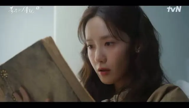 연모하는 그대가
언제인가 이 글을 읽는다면
나의 곁에 돌아오기를
폭군의셰프 이거 남주가 쓴거면 나 진짜 이헌지영 ㅈㄴ맛있게 퍼먹는다