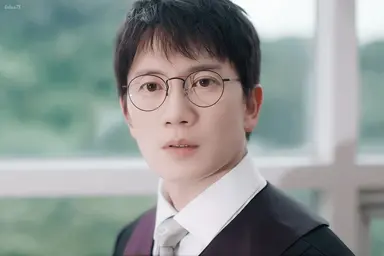 판사 이한영 1,2화 이제 봄

개인적인 내 후기는
1화 연출이 속도감 있었음 좋겠다 생각함
그리고 2화 초중반 '회귀물'로 바뀌는 장면을 좀 잘라다가 1화 엔딩에 썼어야만ㅋㅋㅋ 2화는 성격도 달라지고 회귀물로 바뀌고 난 뒤라 그런지 그때부터 재밌었음

그리고 배인혁이 싸패연기 존잘이라 의외였슨