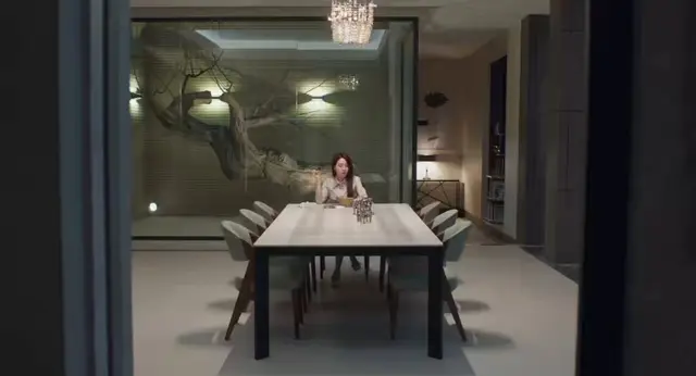 오싹한 연애 귀신보는 천여리가 그동안 혼자서 얼마나 외로웟을까를 보여주는 장면인데... ... ...
ㄴ 사실 궁전에서 혼자사는 천여리가 부러웟어요