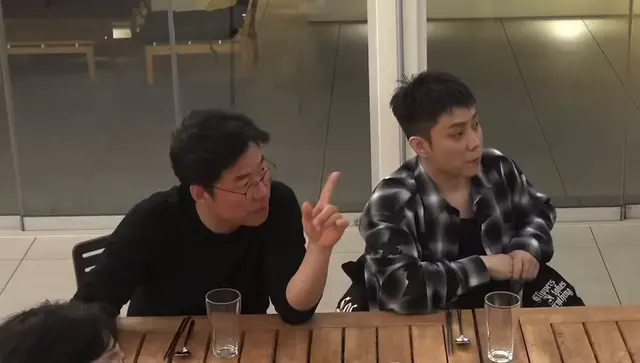 자 여러분 넷플릭스는 글로벌로 나가기 때문에
ㄴ? 넷플릭스요?
ㄴ? 아 몰랏나?
ㄴ아니 지들끼리 얘기해놓고
아 존나 익숙한 신서유기의 맛 ㅋㅋㅋ