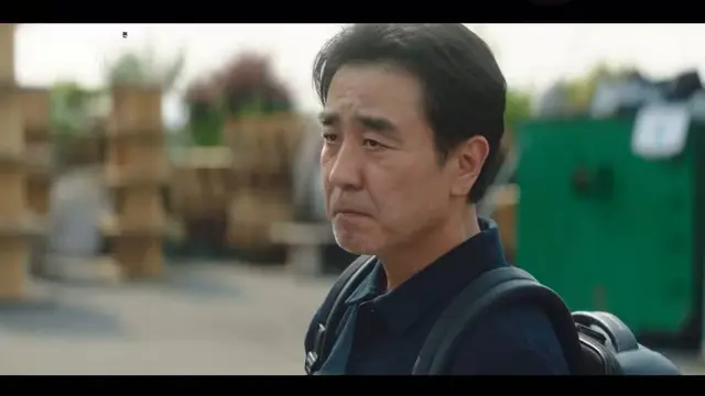 지구가 내일 망하는 거랑 1년 후에 망하는 거랑 같나요? 그 1년이 얼마나 소중한데요 지하로 숨든 다른 별로 도망을 치든 이것저것 대책도 세워볼 수 있고 가족들이랑 의미있는 시간도 보낼 수 있고 안그래요? 결과적으로 팀장님은 이 공장 직원들의 안전을 잘 관리하셨어요

김부장 정은채 대사좋다