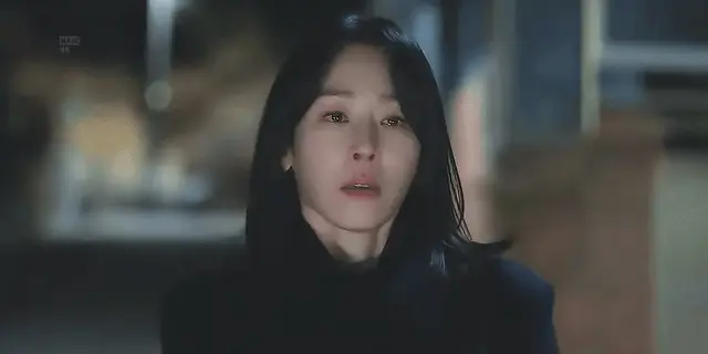 서현진이 가족이랑 싸우고나서
러브미 대본을 보게 됏는데
눈물 펑펑하고 바로 출연 결정했다는거
알고 봐서 그런지
드라마 상황에 더 몰입해서 봤던거 같움 ㅠ.ㅠ