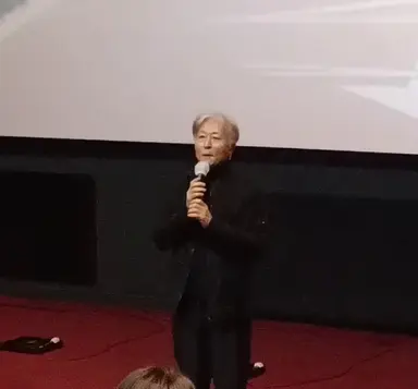 좋은 영화 하나 더 추천. 지난 달에 김종수 배우가 후원한 상영회에서 <어른 김장하>를 봤는데 오랫동안 지역사회에 선한 영향력을 나눠주신 김장하 선생님이 스스로 우리 사회는 평범한 사람들이 지탱하고 있는거라고 말씀하시는 걸 보고 진정한 어른은 이런 분이 아닐까 하는 생각을 함..