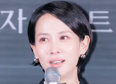 '살인자 리포트' 조여정 "이마 근육이 아플 정도로 정성일과 기싸움"