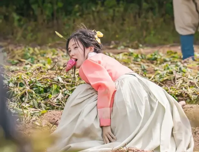 남주의 첫날밤을 가져버렸다 1화 애독 소설 속으로 빙의라니