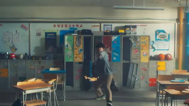 스터디그룹 보다가 액션씬 땜에 턱 떨어짐 
사람이 날아다니는데 지금