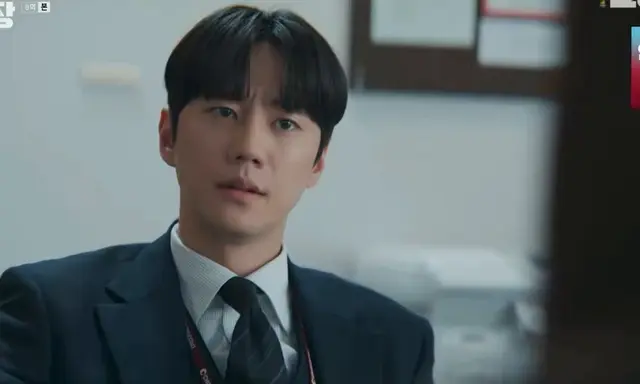 오늘자 강회장 보던 직장인 강방글 명언에 감동 받음
"어떻게 직원이 사장, 회장처럼 일하냐?
그럼 돈을 그만큼 더 주던가"