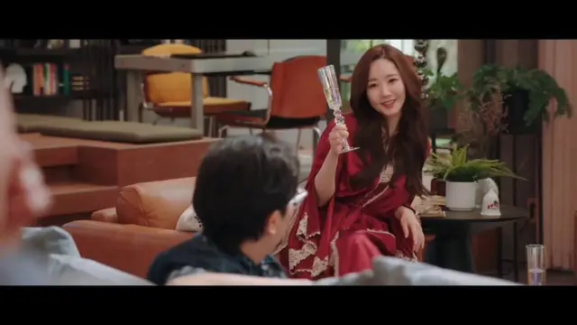 컨피던스맨 그냥 뇌빼드임 현실감 없는 사이다물 원하면 보기 좋슨 셋 연기합 좋긴 한데 무리무리 개무리 드라마 ㅠㅠㅋㅋㅋㅋㅋㅋ 이게 말이 돼? 싶은데 때깔 좋고 음감이 열일해서 계속 보고 싶음 허무맹랑하긴 한데 그 점이 내 도파민을 채워준덩