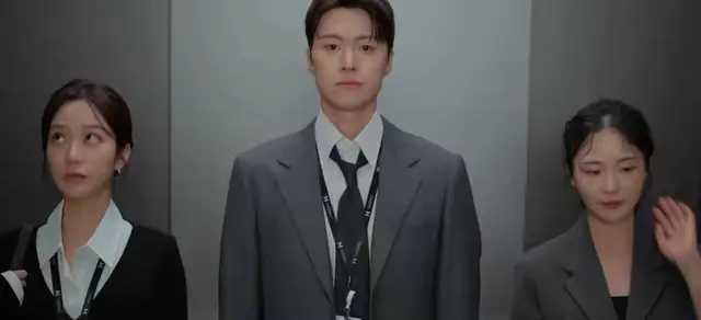 은밀한감사  응 여기까지오느라수고했고진짜미친드라가뭔지보여줄게 하는 기세로 시작부터 공명이 엘베에서 두여자랑 한꺼번에 썸타기, 결혼반지낀 전여친이랑 비상구키스하며 좃뱅이치는데?