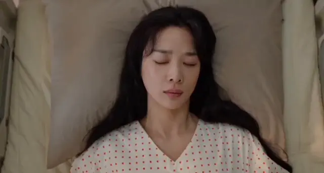 라영신재현진 대학교 다닐때 현진이 자취방에서 셋이 붙어자다가 늦잠자는 현진이 신재가 이렇게 깨워줬겠지...
