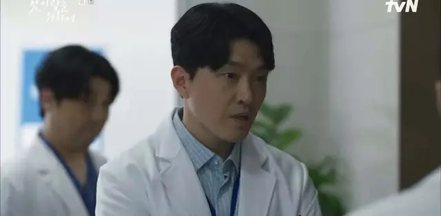 <첫, 사랑을 위하여> 말 ㅈ같이 하는 교수들한테 지지 않고 말로 조지다가 마지막에 쌍뻐큐 아닌 쌍따봉 날리고 의대 자퇴하는 것까지 효리 성격 개시원하다
