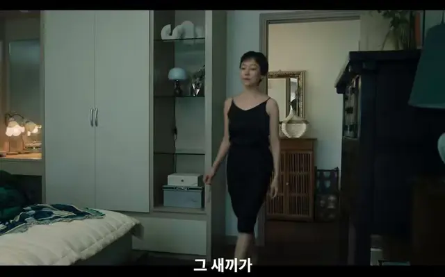최현욱 진경 키스신 전에 최민식 진경 둘이 연기합도 ㅈㄴ미쳤어
이미 다 털리고 미쳐가는 남편이 어린남자애랑 붙어먹었냐고 난리치는데도 어린애는 무슨 걔도 성인인데 하는 아내
