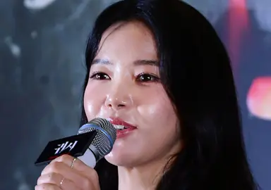 ‘귀시’ 솔라 “공포 영화로 스크린 데뷔 큰 행운”