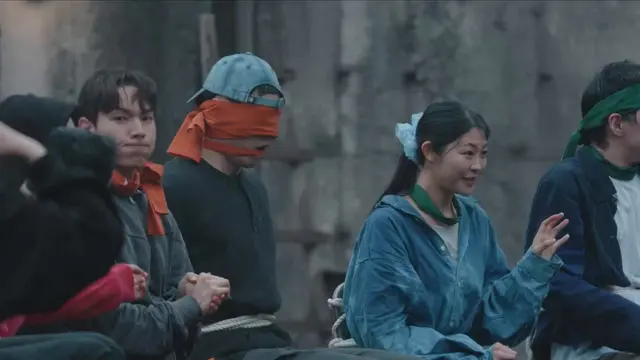 피의게임x
하필 최혜선 옆에 이관희가 앉아있었고
하필 관희가 안대를 못 벗고있어서
혜선누님이 벗겨준게 진짜 개웃기네