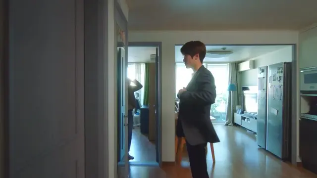 나는 디어엠에서 수많은 에피중에 햄버거서사가 젤.. 미튄거같음..
그래서 민주가 햄버거 주는대로 다 먹고
담날에 얼굴부은채로 잡혀서는
>>>그러게누가야밤에햄버거맥이래? <<<
오마이갓임.. 존나앙큼큐티한차민호같은동생잇엇으묜.. 여기까지.