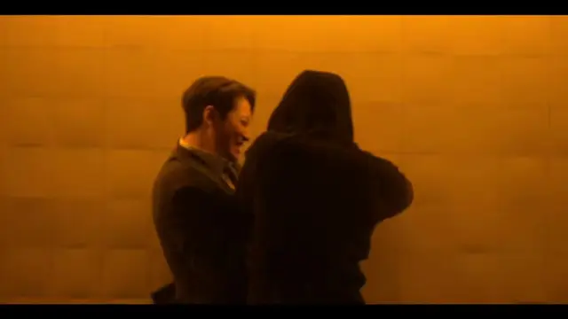 광장 이부분 너무 조아서 계속 돌려보게돼... 아니 손뚫린 와중에 주먹 꽈악 잡는거 진심 에바세요 남자가 너무 섿시해....///