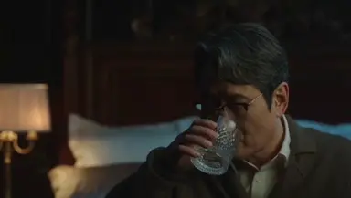 <착한여자 부세미> 2화
회장님과 여주(김영란)과의 관계도 너무 잘 썼다
안락사하기로 한 날
영란의 심성이 착한걸 아는 회장이
안락사 증거로 영란을 잡는게 아니라
회장이 스스로 살자함으로서
영란에게 죄책감 같은거 안 심어줌 뿐만 아니라
착한심정이 움직여 자기를 도와줄거라고 믿고 간거....