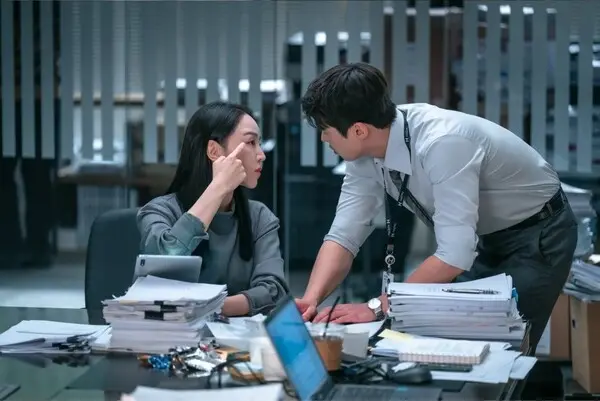 은밀한 감사 1회 줄거리 1화 - 오해와 본능 사이, 풍기문란 감사의 시작