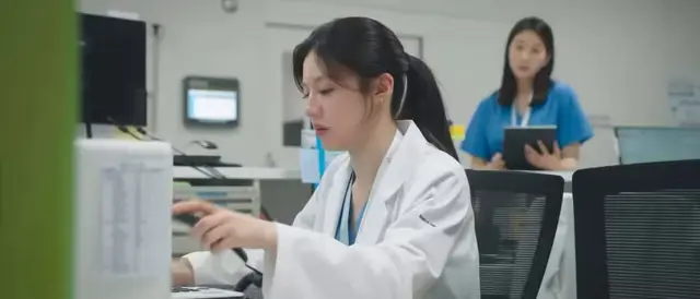 선생님, 선생님은 일을 왜 그렇게 바보같이 해요?
오이영 선생 일을 할 땐 무작정 전화하지 말고 생각.. 생각이란 걸 먼저 해요~
언슬전 빌런 등장이다..