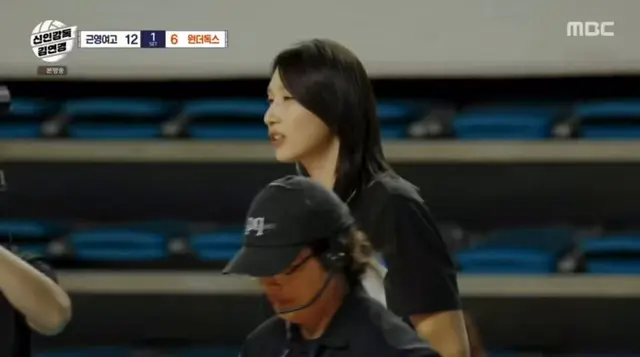 0년차 감독 김연경 개웃긴점 ㅠ
자꾸 코트 들어감ㅋㅋㅋ