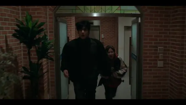 원더풀스 영화 괴물 패러디한거 너무웃곀ㅋㅋㅋㅋ
근데이제 초능력물이라 그냥 냅다 염력으로 탈출ㅋㅋ