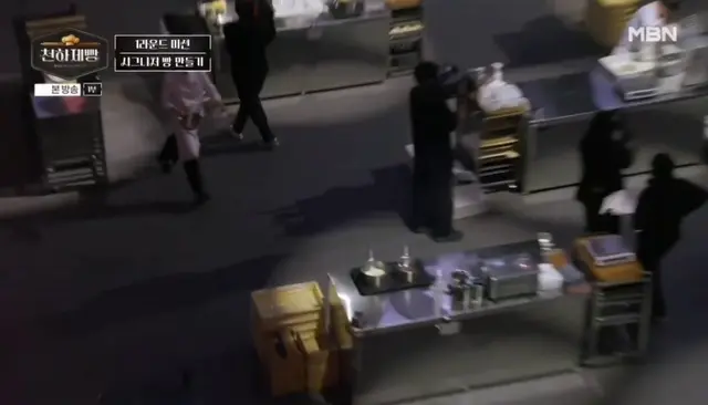 님드라 천하제빵에 14살 애기 나왔어 
할미가 응원한다!! 
크림 젓는 손이 많이 해본 솜씨인데 어린애라고 쫀득하게 무시하는거 열받네.. 김나래쉐프님도 저 나잇대에 시작했다는데^0^