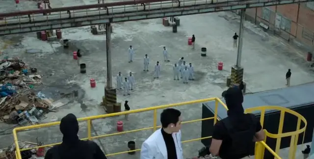 미치겠다 4화만에 지창욱 도경수 만나는데
도경수 조각도시에서 오징어게임 연다