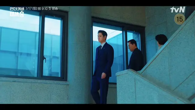 드라마 <언더커버 미쓰홍>
남주 고경표 캐릭터 영상인데

존나 흥미롭다ㅋㅋㅋㅋㅋ
ㅋㅋㅋㅋㅋㅋㅋ
홍금표(박신혜)가 언더커버한다고
20살 설정의 홍장미가 되었는데ㅋㅋ

(아무래도)전여친이다보니 아는척 다가오는 남주에게 여주의 동생인척하는ㅋㅋㅋㅋ
ㅋㅋㅋㅋ 관계라니ㅋㅋㅋ 벌써 재밌다