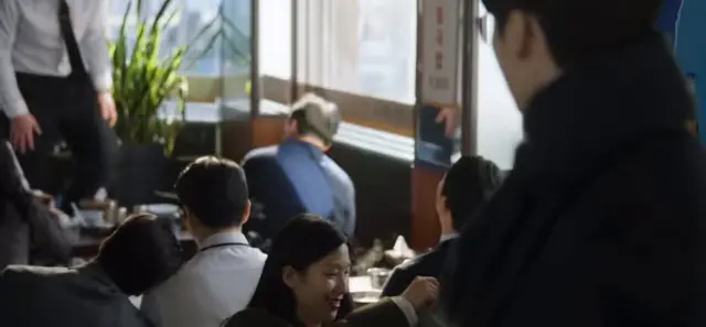 한 여자를 위해 건장한 네 명의 남자들이
점심시간 국밥 앞에서 주인 기다리는 똥강아지마냥 있는 거 개웃기다ㅠㅠㅋㅋㅋ
서초동 배문정식 잡도리 보고싶닼ㅋㅋㅋㅋㅋㅋ