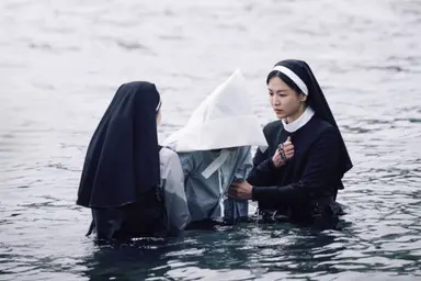 히트맨 잡으러 오는 검은수녀들...예매량 20만명 넘겼다