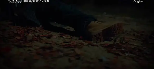 <아너> 20년 전 사건을 보여주면서 현재의 라영 신재 현진 배우에서-> 20년 전의 라영 신재 현진 아역배우로 바뀌면서 누가 누군지 쉽게 인지함과 동시에 확 몰입되는 연출 좋았다...