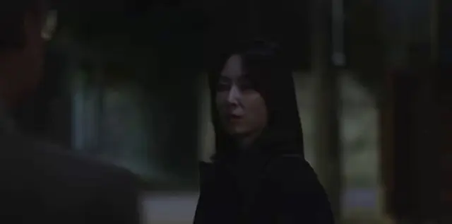 아빠 앞에서는 아무렇지 않은 척 하다가
아무도 없는 골목에서 울음 삼켜내는 서준경..
근데저러고나서바로엄마돌아가심
러브미이거정말제정신으로볼수가없네요