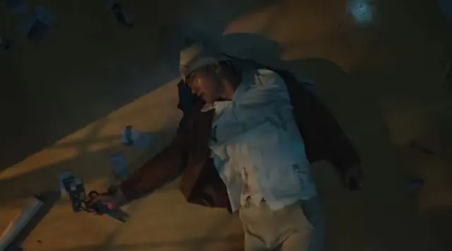 아니 시발; 친애하는X 3화 엔딩 김유정이 존나 찢음.... 
자기 족쇄이던 아빠 죽여놓고 
억지로 울면서 경찰서에 신고까지 마친 뒤에
성당 앞에서 ㅈㄴ희열느끼면서 웃는거봐...