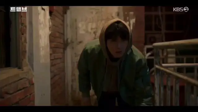 트웰브 볼 사람
남자 원승이가 오기 전에 여자인 말숙, 강지가 다 줘패놓은 거 좋은 느낌을 줌