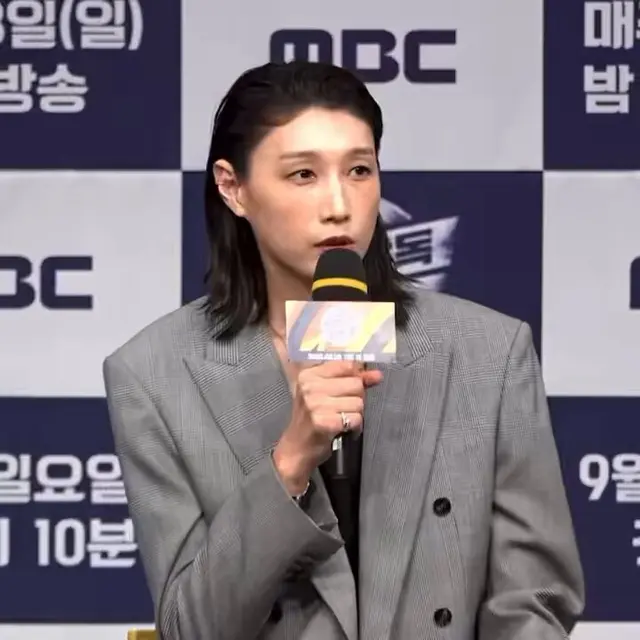 애들아 어떡하지 이 여성 기개가 대장부야
???: 좋은 선수는 좋은 감독이 될 수 없다
김연경: 저는 될 수 있다고 봅니다.