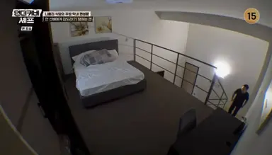 언더커버셰프.. 
물론 다 다른 나라에서 요리하는 것도 맞지만
세 명의 셰프가 쉬는 시간을 갖는 방법이 다 다른 게
참 볼만 한 포인트 같음

권성준 - 잠자기
샘킴 - 레시피 공부하기
정지선 - 재료, 메뉴판 파악하기