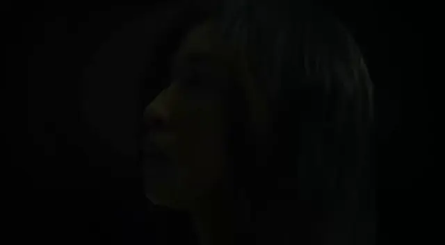 각색하면서 가장 달라진 점이 모두가 볼 수 있었던 S라인을 특수한 능력을 가진 현흡이만 볼 수 있게 된 점인데
평생 남들은 못보는 선들로 뒤덮인 세상을 혼자 봐왔을 주인공의 트라우마를 신선하게 보여줌
이장면 분위기 ㄴㅁㅁㅅㅇ..