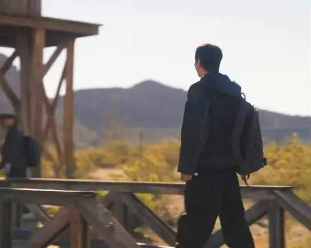 최후의인류 약간 설정을 주고 시작한 거 같은데 이은지 유승호 처음 보는 사람처럼 첫인사하는 게 뭔가 어색하고 웃기고 ㅋㅋㅋ