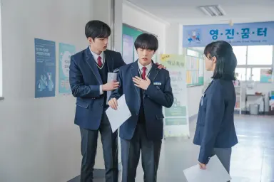 폭력 빼고 정치 넣은 '러닝메이트', 티빙 학원물 계보 이을까 [OTT리뷰]
