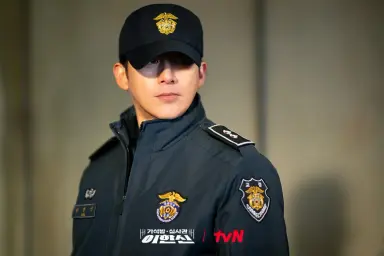 [TV톡] 호불호 없는 고수 듬뿍...사이다 곁들인 '가석방 심사관 이한신'