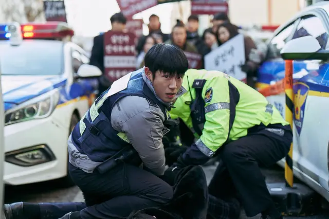 [영화리뷰] <베테랑2> 후기 쿠키 더 박진감 넘치게 돌아온 이야기 속으로