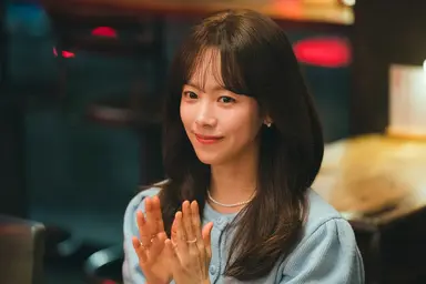 [리뷰M] '미혼남녀' 러블리한 한지민, 아찔한 매력의 이기택 ★★★
