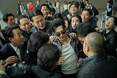'길복순'서 휴가 간 A급 킬러의 귀환...넷플릭스 영화 '사마귀'